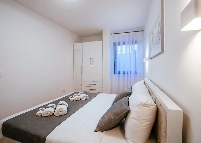 Apartment Isabela Prague With Front *