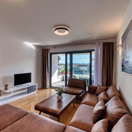 Isabela Prague With Front Appartement
