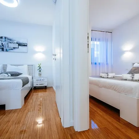 Appartement Isabela Prague With Front *